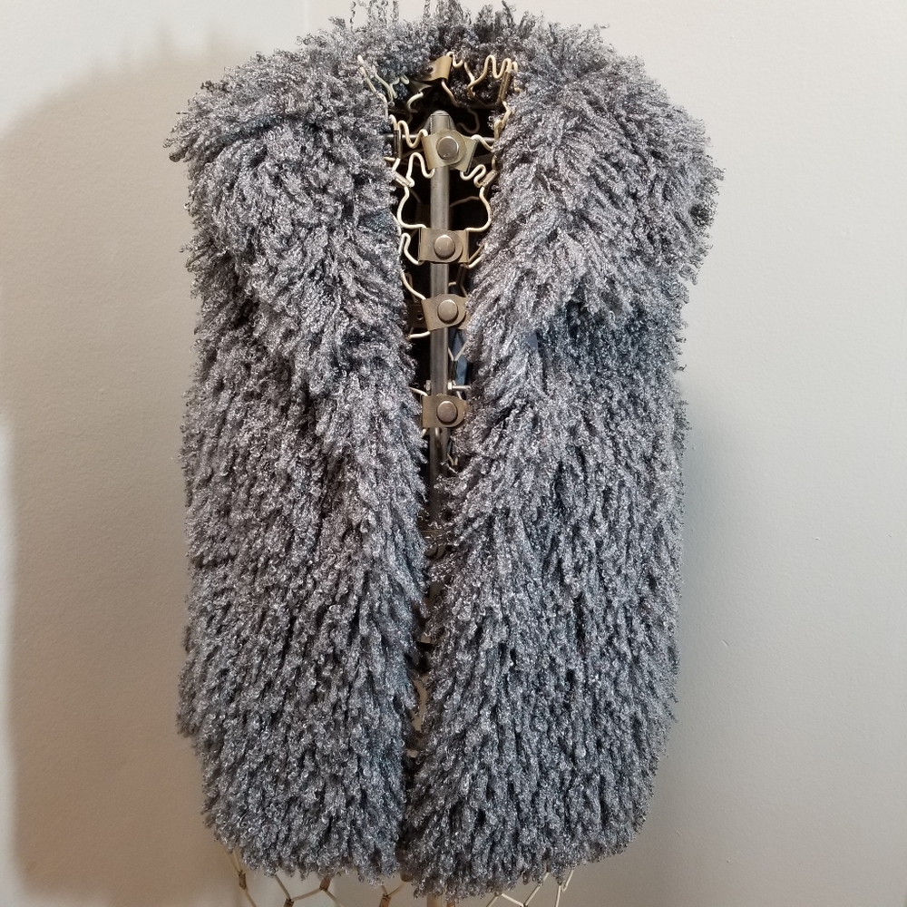 Amanda Charles Size Small Shag Vest